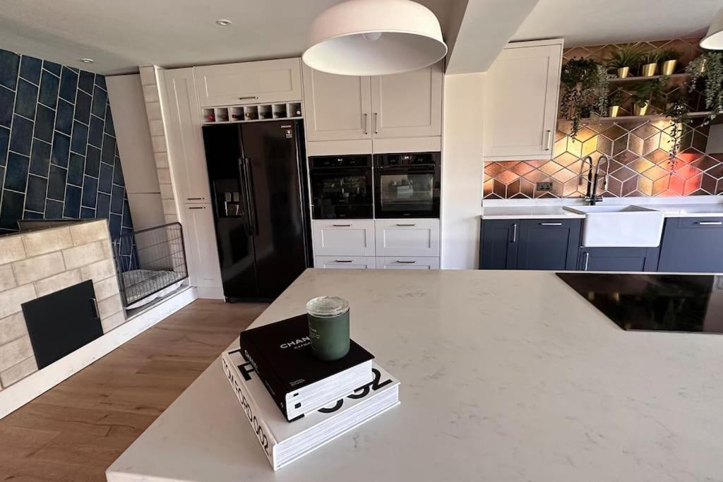 Formby, Spacious True Bungalow Steps From Beach Exteriér fotografie